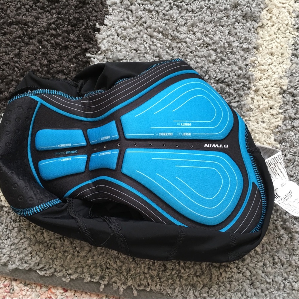 Men’s compression biking shorts with gel pad